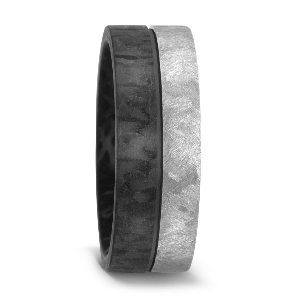 Partnerring Titan, Carbon